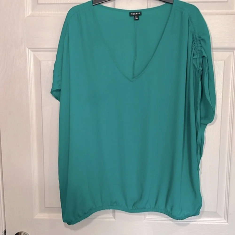 Torrid Women’s Georgette Dolman Tie Detail Teal Blouse - Size 1 (14/16). Nwot